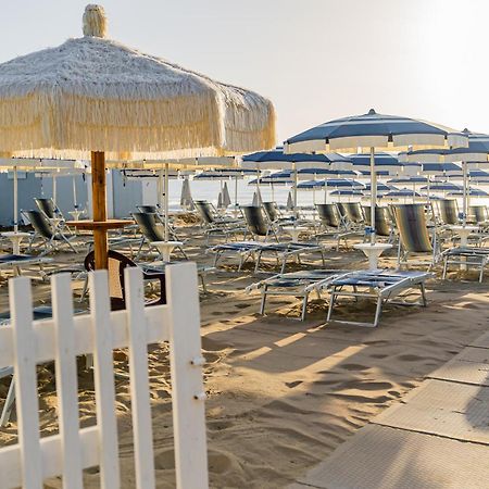 Hotel Joli Alba Adriatica Εξωτερικό φωτογραφία