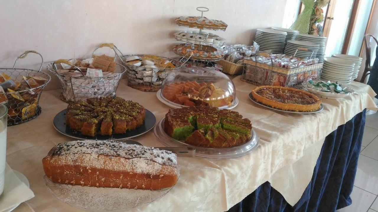 Hotel Joli Alba Adriatica Εξωτερικό φωτογραφία