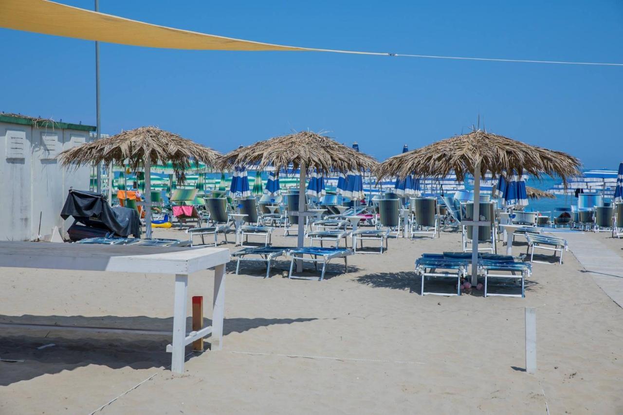 Hotel Joli Alba Adriatica Εξωτερικό φωτογραφία